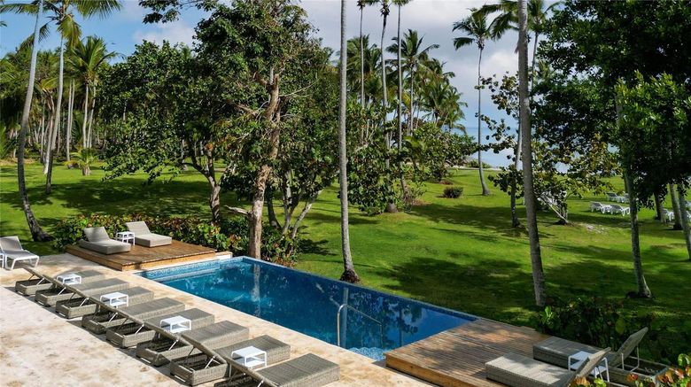 <b>Wyndham Alltra Samana Pool</b>. Images powered by <a href="https://iceportal.shijigroup.com/" title="IcePortal" target="_blank">IcePortal</a>.