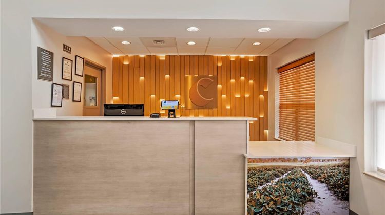 Comfort Inn & Suites Dothan Lobby