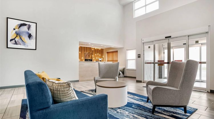 Comfort Inn & Suites Dothan Lobby