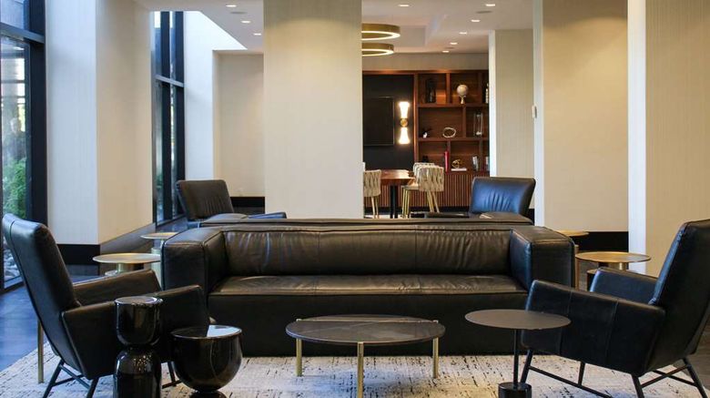 <b>Radisson Blu Vancouver Airport Hotel Lobby</b>. Images powered by <a href="https://iceportal.shijigroup.com/" title="IcePortal" target="_blank">IcePortal</a>.