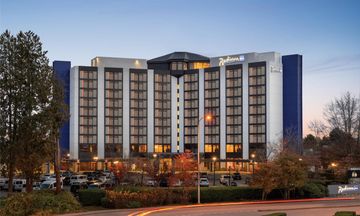 Radisson Blu Vancouver Airport Hotel