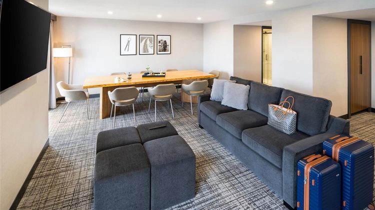 Radisson Blu Vancouver Airport Hotel Suite