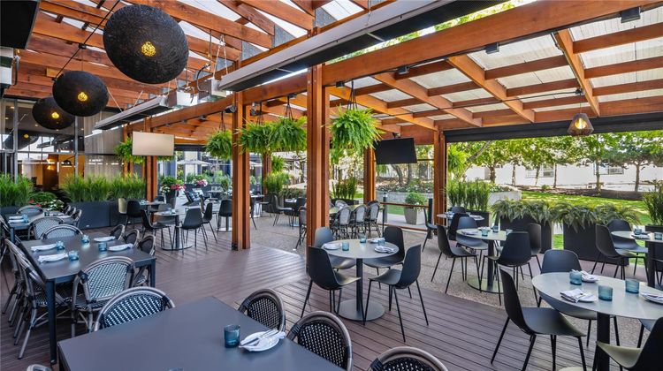 Radisson Blu Vancouver Airport Hotel Restaurant