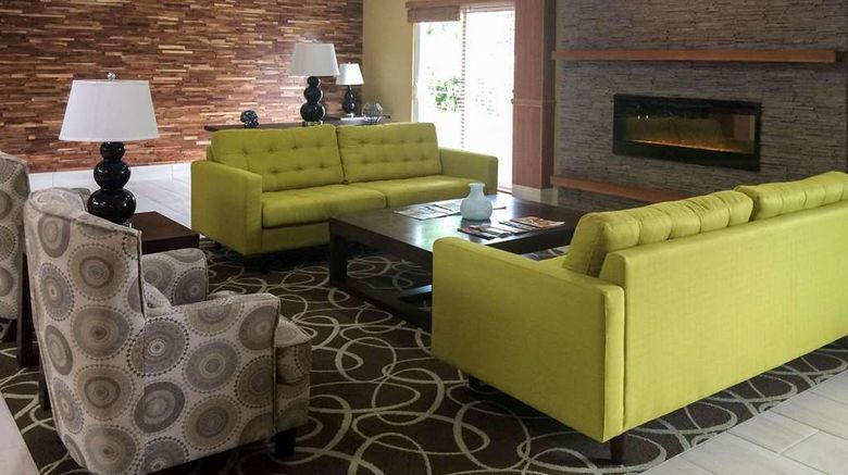 <b>Country Inn & Suites Portland Delta Park Lobby</b>. Images powered by <a href="https://iceportal.shijigroup.com/" title="IcePortal" target="_blank">IcePortal</a>.