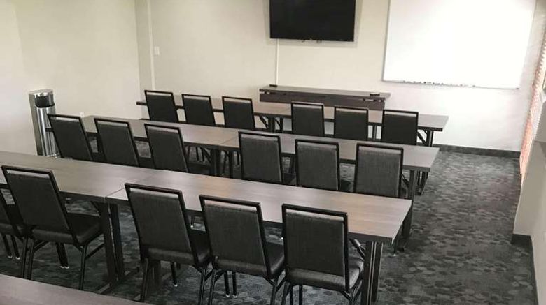 <b>Country Inn & Suites Portland Delta Park Meeting</b>. Images powered by <a href="https://iceportal.shijigroup.com/" title="IcePortal" target="_blank">IcePortal</a>.