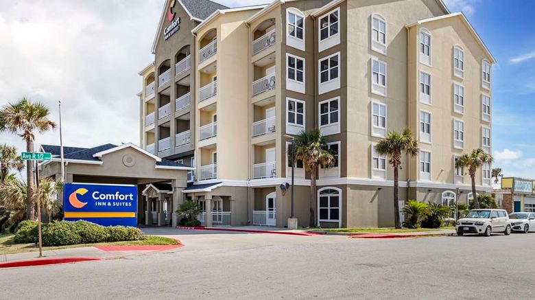 <b>Comfort Inn & Suites Exterior</b>. Images powered by <a href="https://iceportal.shijigroup.com/" title="IcePortal" target="_blank">IcePortal</a>.
