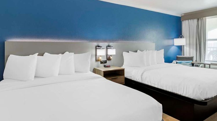 Comfort Inn & Suites Room