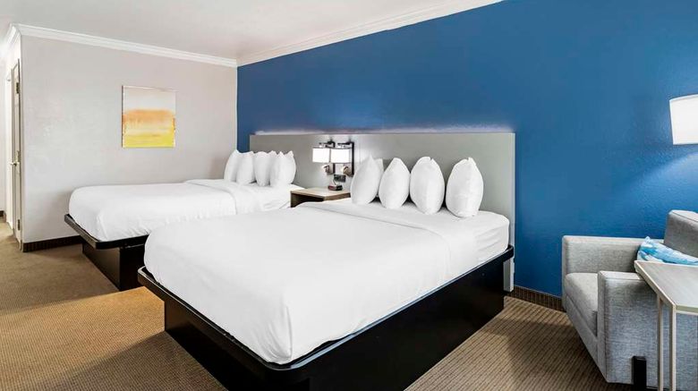 <b>Comfort Inn & Suites Room</b>. Images powered by <a href="https://iceportal.shijigroup.com/" title="IcePortal" target="_blank">IcePortal</a>.