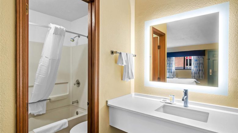 <b>Days Inn Renfro Valley Mount Vernon Room</b>. Images powered by <a href="https://iceportal.shijigroup.com/" title="IcePortal" target="_blank">IcePortal</a>.