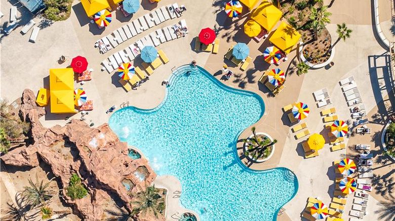 <b>Rio All-Suite Hotel & Casino Pool</b>. Images powered by <a href="https://iceportal.shijigroup.com/" title="IcePortal" target="_blank">IcePortal</a>.