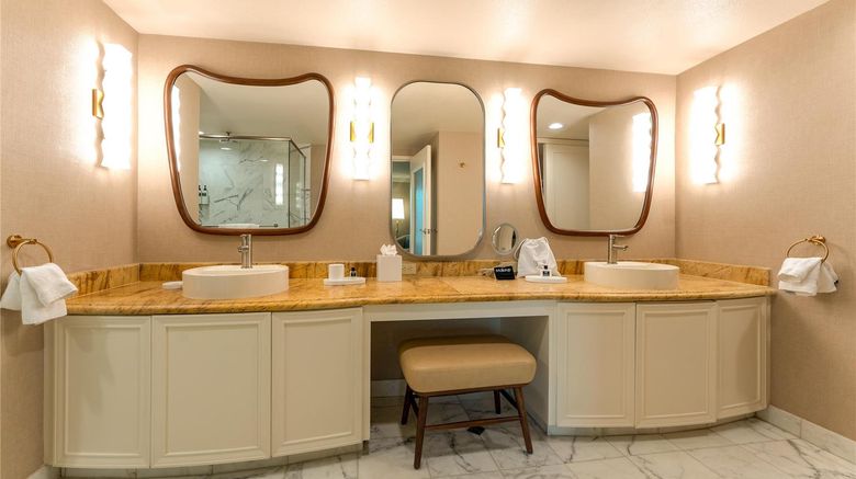 <b>Rio All-Suite Hotel & Casino Room</b>. Images powered by <a href="https://iceportal.shijigroup.com/" title="IcePortal" target="_blank">IcePortal</a>.