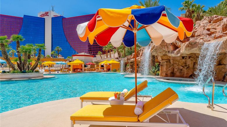 <b>Rio All-Suite Hotel & Casino Pool</b>. Images powered by <a href="https://iceportal.shijigroup.com/" title="IcePortal" target="_blank">IcePortal</a>.
