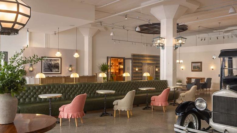 <b>Fordson Hotel Lobby</b>. Images powered by <a href="https://iceportal.shijigroup.com/" title="IcePortal" target="_blank">IcePortal</a>.