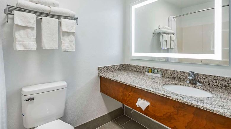 <b>Country Inn & Suites Pickerington Room</b>. Images powered by <a href="https://iceportal.shijigroup.com/" title="IcePortal" target="_blank">IcePortal</a>.
