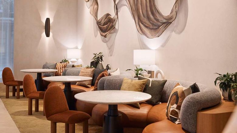 <b>The Tank Stream Hotel Lobby</b>. Images powered by <a href="https://iceportal.shijigroup.com/" title="IcePortal" target="_blank">IcePortal</a>.
