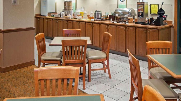 Country Inn and Suites by Radisson Lansing Restaurant