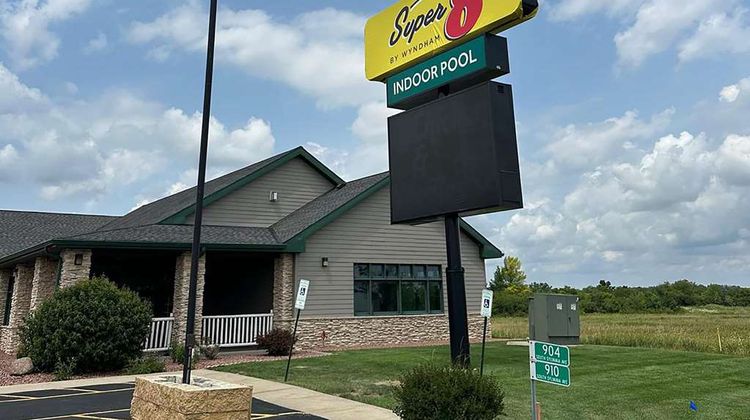 Super 8 by Wyndham Sturtevant/Racine Exterior