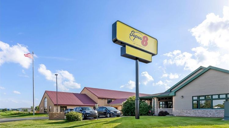 Super 8 by Wyndham Sturtevant/Racine Exterior