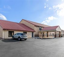 Super 8 by Wyndham Sturtevant/Racine Exterior