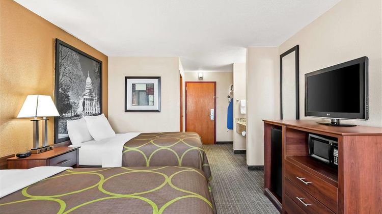 Super 8 by Wyndham Sturtevant/Racine Room
