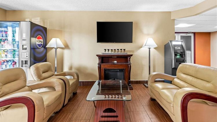 Super 8 by Wyndham Sturtevant/Racine Lobby