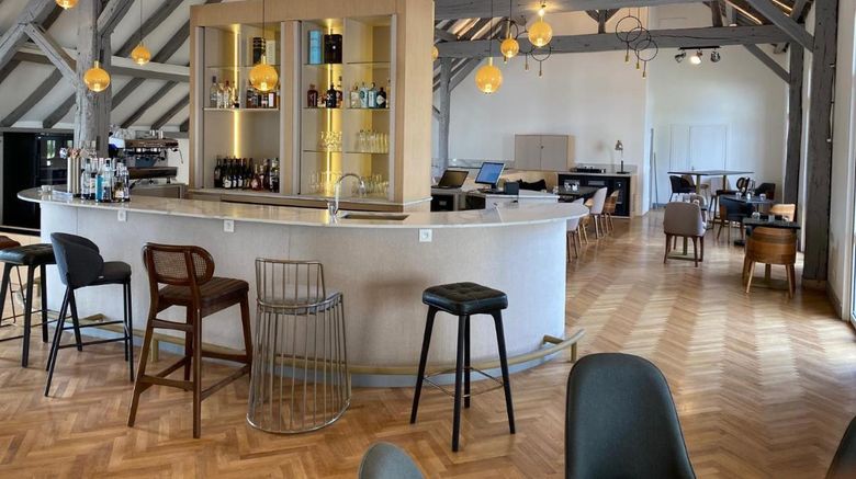 <b>Hotel La Clef des Chateaux Lobby</b>. Images powered by <a href="https://iceportal.shijigroup.com/" title="IcePortal" target="_blank">IcePortal</a>.