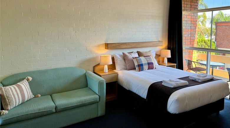 <b>Comfort Inn Gateway Tamworth Room</b>. Images powered by <a href="https://iceportal.shijigroup.com/" title="IcePortal" target="_blank">IcePortal</a>.