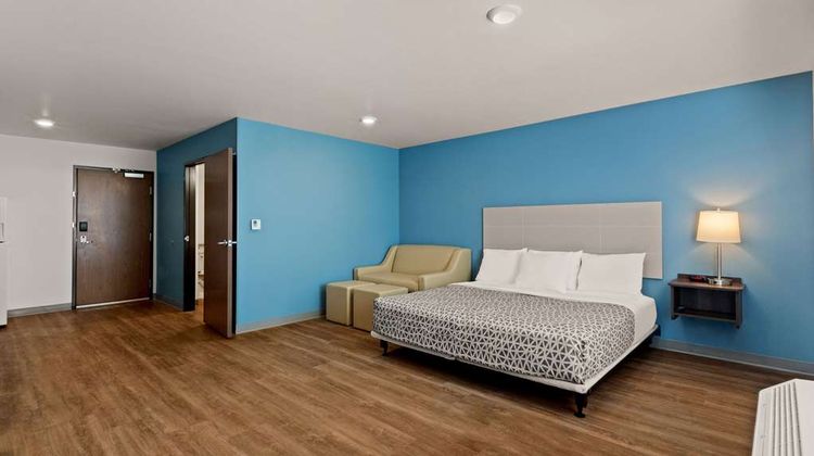 WoodSpring Suites Greeley Room