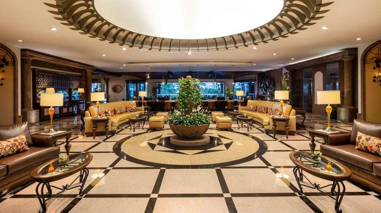 Holiday Inn Club Grand Residences Lobby