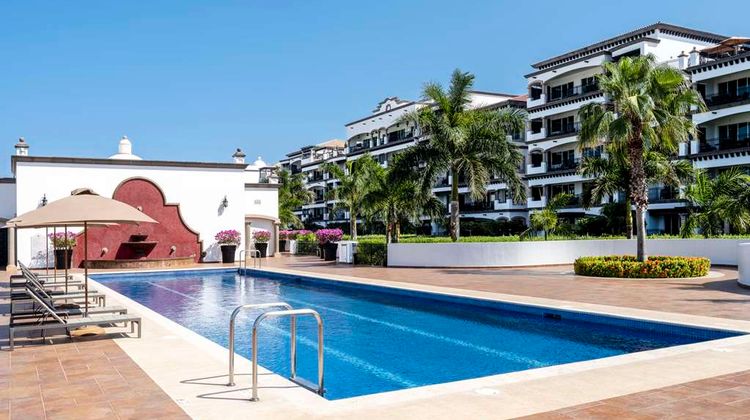 Holiday Inn Club Grand Residences Pool