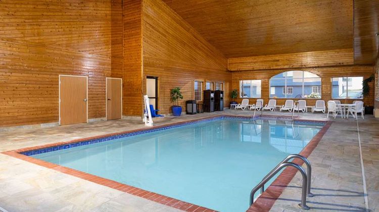 AmericInn & Suites Pool