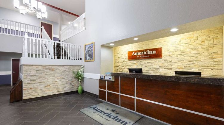 AmericInn & Suites Lobby