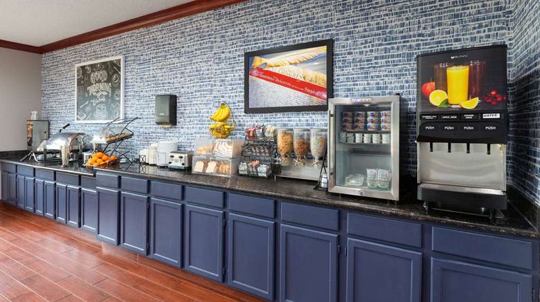 <b>AmericInn & Suites Other</b>. Images powered by <a href="https://iceportal.shijigroup.com/" title="IcePortal" target="_blank">IcePortal</a>.