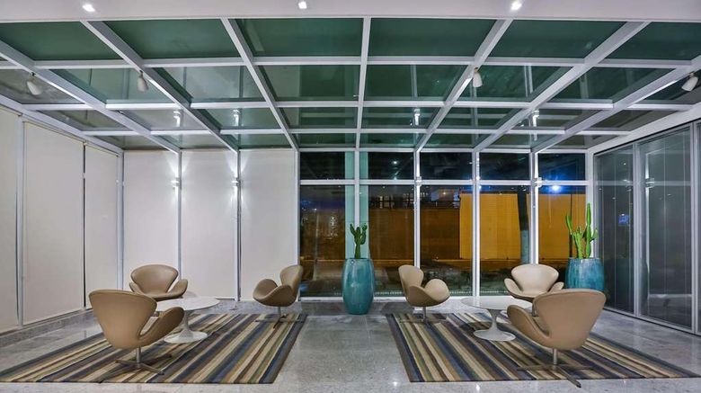 <b>Radisson Hotel Recife Lobby</b>. Images powered by <a href="https://iceportal.shijigroup.com/" title="IcePortal" target="_blank">IcePortal</a>.