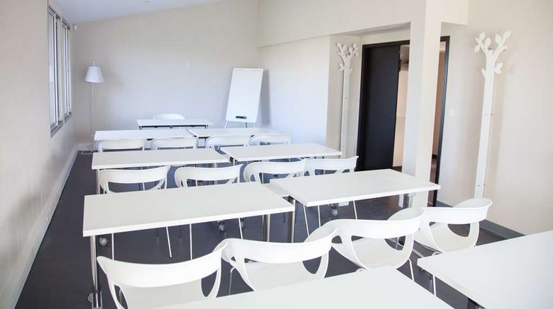 <b>Hotel La Quietat Meeting</b>. Images powered by <a href="https://iceportal.shijigroup.com/" title="IcePortal" target="_blank">IcePortal</a>.