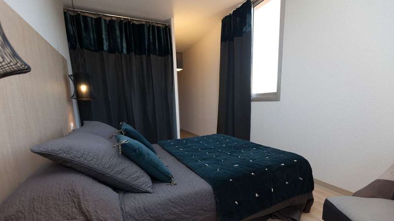 <b>Hotel La Quietat Room</b>. Images powered by <a href="https://iceportal.shijigroup.com/" title="IcePortal" target="_blank">IcePortal</a>.