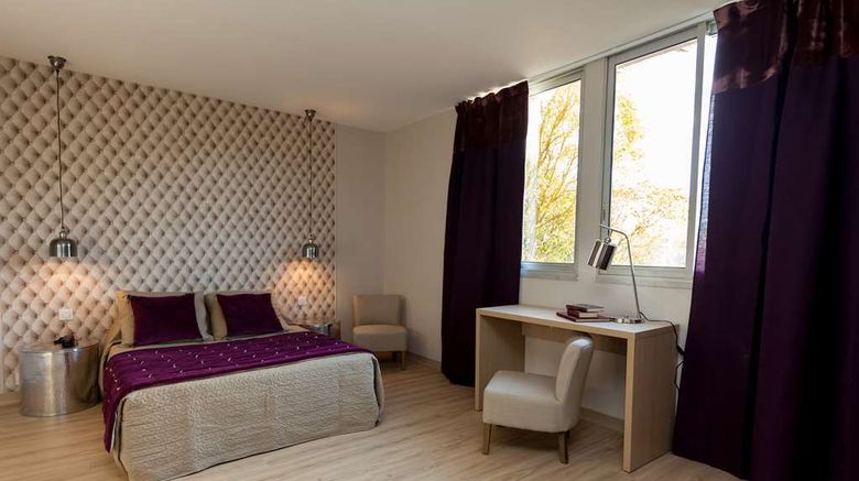 <b>Hotel La Quietat Room</b>. Images powered by <a href="https://iceportal.shijigroup.com/" title="IcePortal" target="_blank">IcePortal</a>.