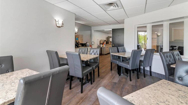 Black Bear Inn, Ascend Collection Restaurant