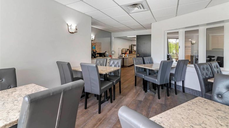 <b>Black Bear Inn, Ascend Collection Restaurant</b>. Images powered by <a href="https://iceportal.shijigroup.com/" title="IcePortal" target="_blank">IcePortal</a>.