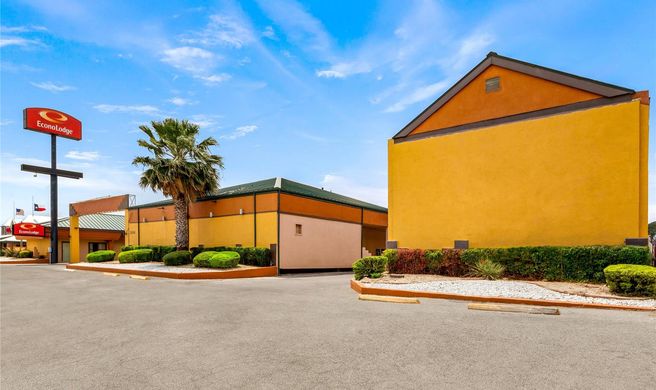 Econo Lodge Exterior
