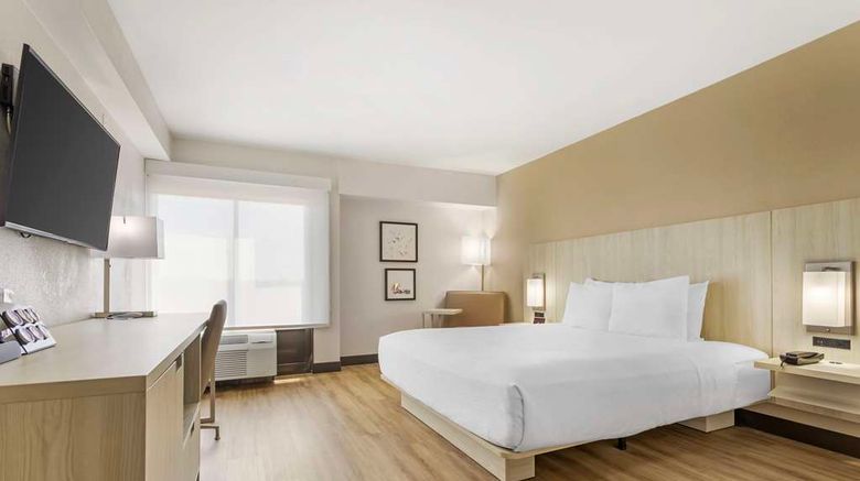 <b>Best Western Plus Sugar Land/Stafford Room</b>. Images powered by <a href="https://iceportal.shijigroup.com/" title="IcePortal" target="_blank">IcePortal</a>.