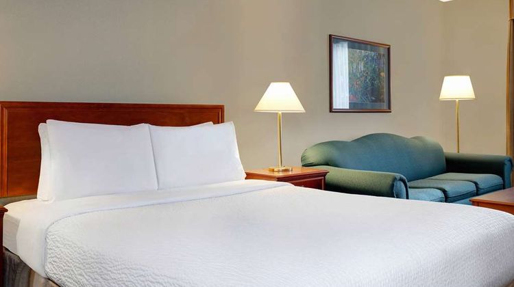 Days Inn by Wyndham Whitecourt Room