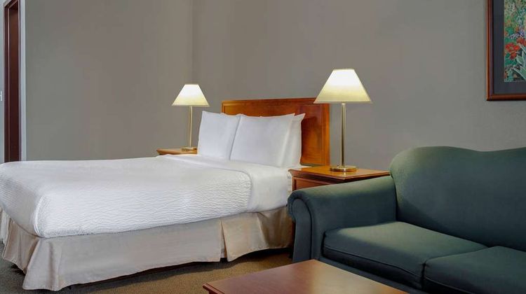 Days Inn by Wyndham Whitecourt Room