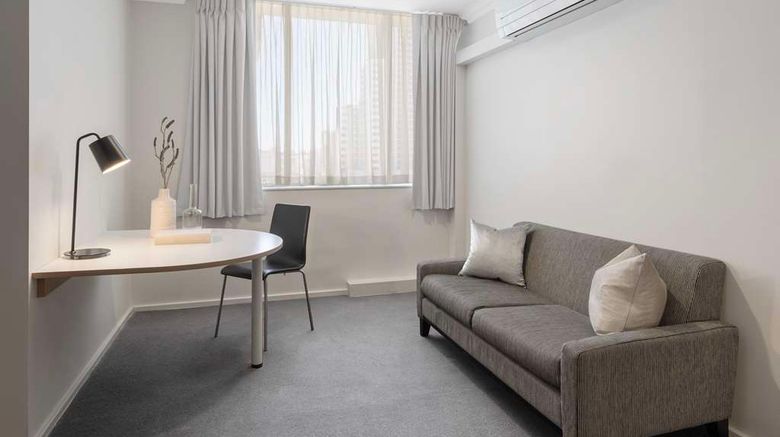 <b>Oaks Perth Hotel Room</b>. Images powered by <a href="https://iceportal.shijigroup.com/" title="IcePortal" target="_blank">IcePortal</a>.