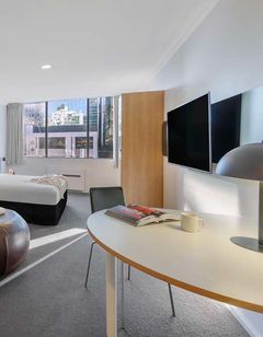 Oaks Perth Hotel