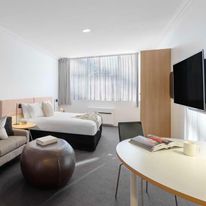 Oaks Perth Hotel