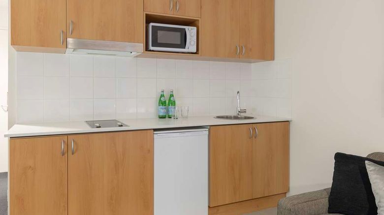 <b>Oaks Perth Hotel Room</b>. Images powered by <a href="https://iceportal.shijigroup.com/" title="IcePortal" target="_blank">IcePortal</a>.