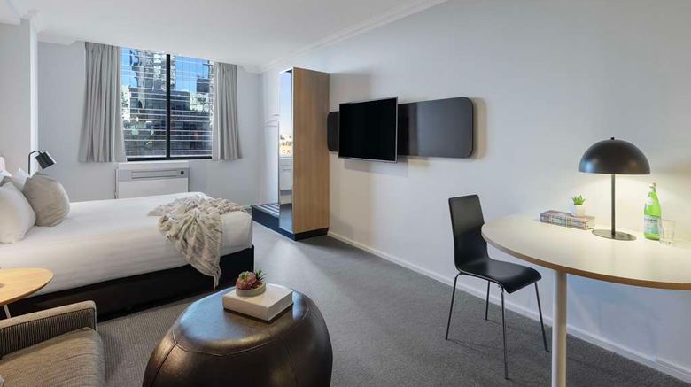 <b>Oaks Perth Hotel Room</b>. Images powered by <a href="https://iceportal.shijigroup.com/" title="IcePortal" target="_blank">IcePortal</a>.