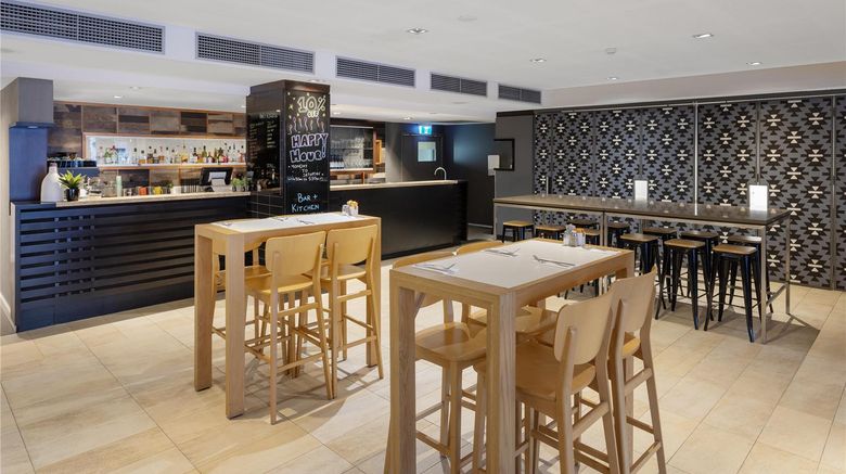 <b>Oaks Perth Hotel Restaurant</b>. Images powered by <a href="https://iceportal.shijigroup.com/" title="IcePortal" target="_blank">IcePortal</a>.