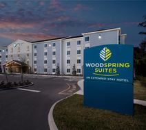 WoodSpring Suites Orlando East UCF Exterior